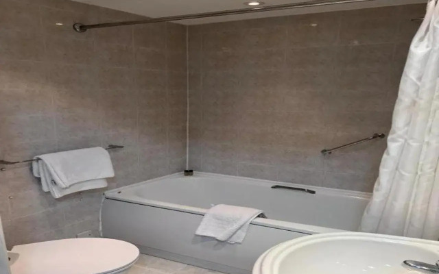 Dancenter East Midlands Airport