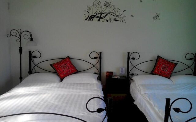 Deng Ba Lugu Lake Youth Hostel