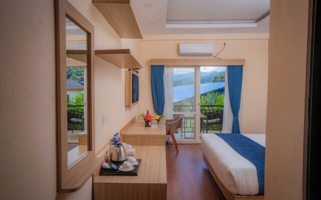 Majestic Lake Front Hotel & Suites