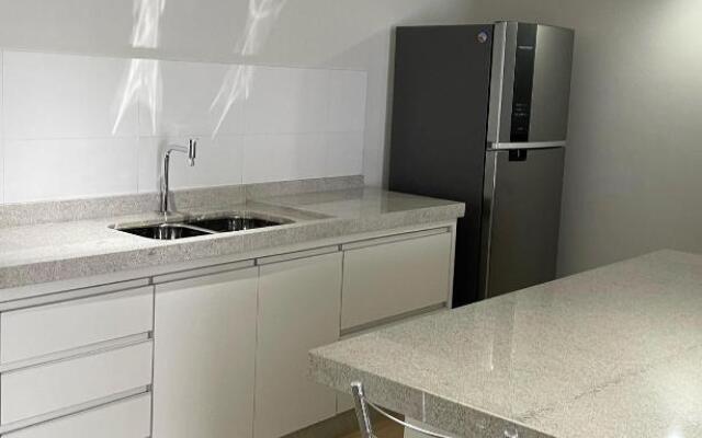 Almada Studio 77