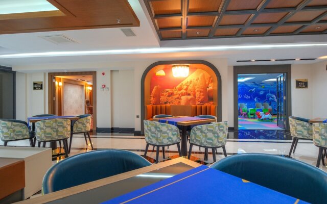 Elysium Deluxe Suites