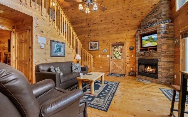 Caught Ya Peek'n 1 Bedroom Cabin by RedAwning