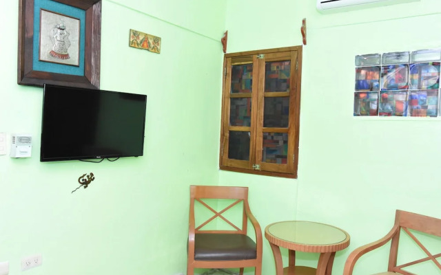 Room in B&B - Cancun Guest House 6