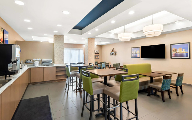 Comfort Suites New Orleans East