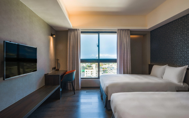 Holiday Inn Express Kaohsiung Love River by IHG