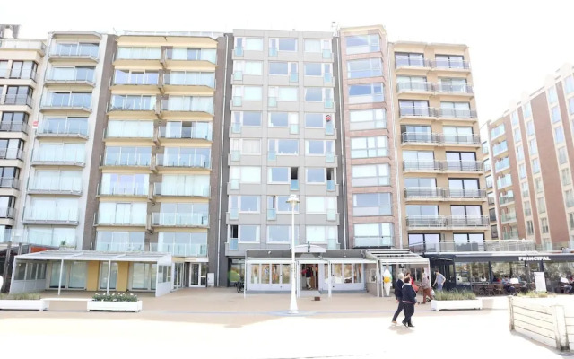 Apartment in Nieuwpoort With Sea Views
