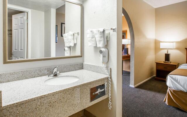 Quality Inn & Suites Goodyear - Phoenix West