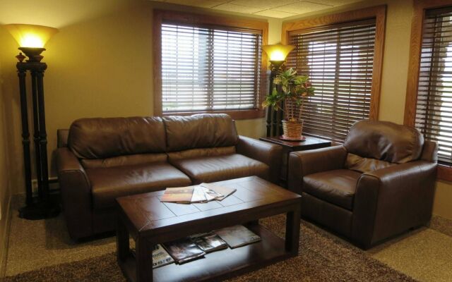 Red River Inn and Suites Fargo