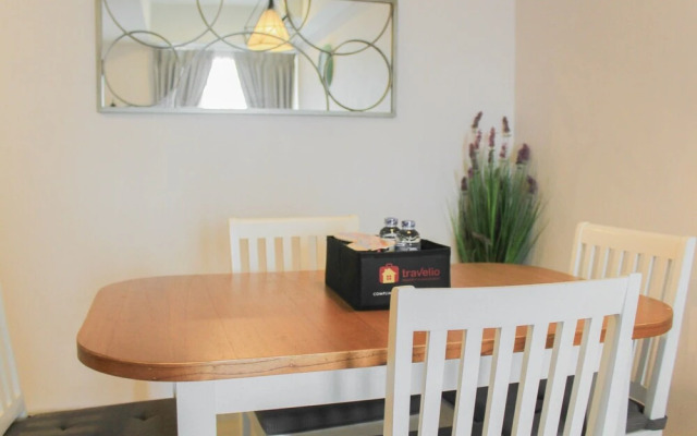 Comfortable 2BR Apartment at H Residence