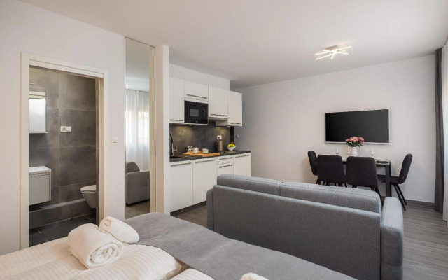 Luxury Studios & Room Five