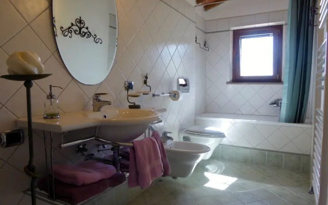 Warm Holiday Home in Vicopisano With Swimming Pool