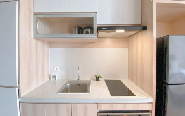 Spacious And Homey Studio At Cleon Park Apartment