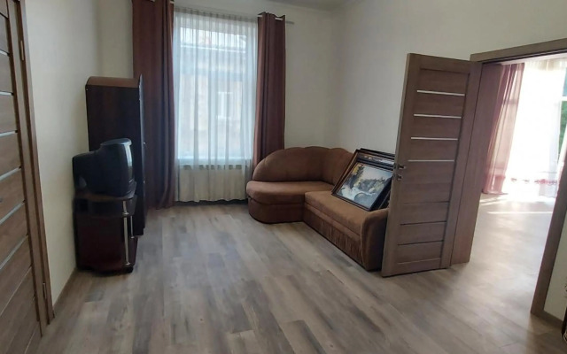 Apartment on Dudayeva 17