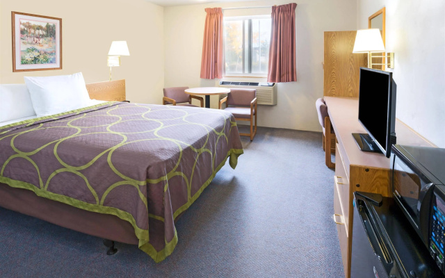 Super 8 Redmond