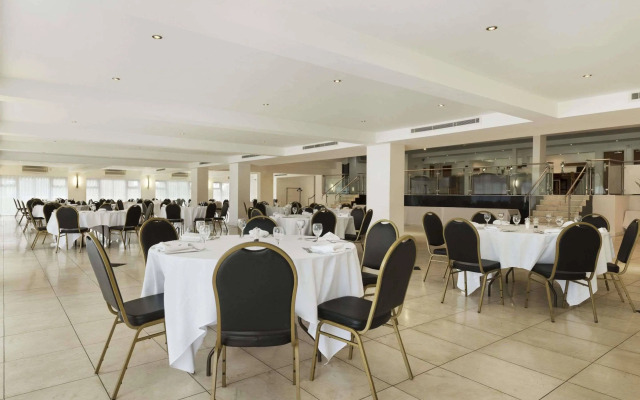 Ramada by Wyndham Warwick Kenilworth