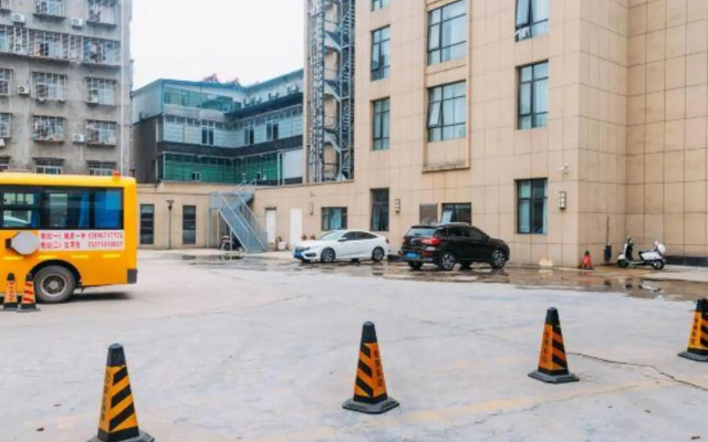 Kaijing Hotel ( Xiangyang Aviation Road Xiang Zhou No. 1 Middle School)