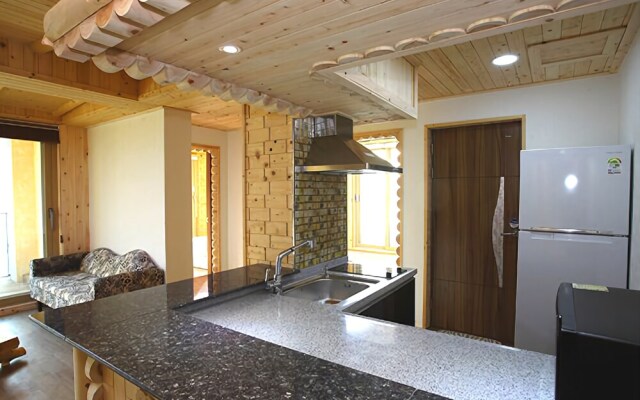 Suncheon Golden Lakeside Pension