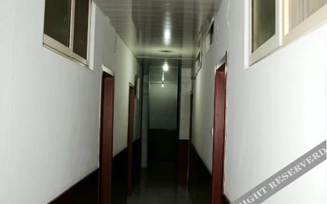 Zhan Ying Hotel(栈盈酒店(青岛火车站栈桥店))