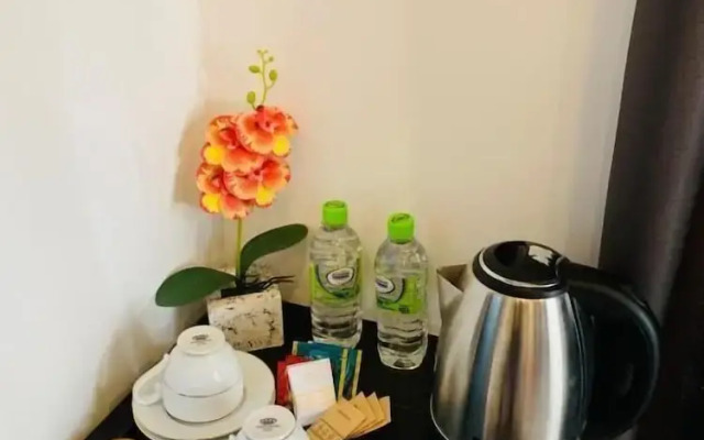 Pineapple Hills Ella