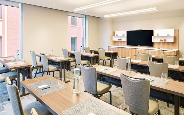 Element Austin Downtown