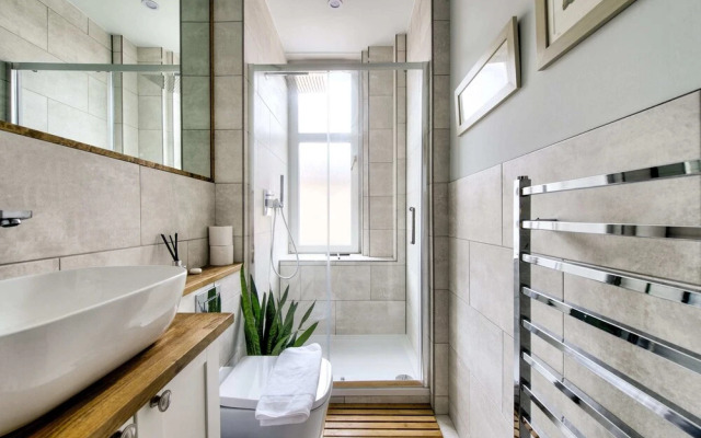 Guestready - Modern Classic Edinburgh Home With Free Parking