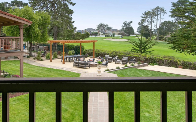 Half Moon Bay Lodge