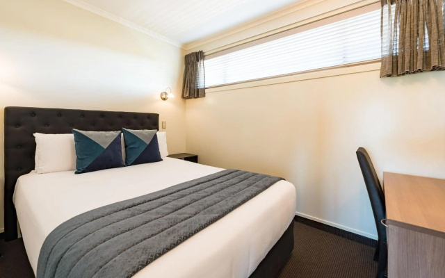 Suncourt Hotel & Conference Centre