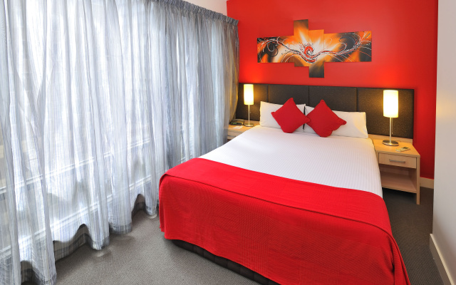Metro Apartments on Bank Place – Guest Rooms – Melbourne