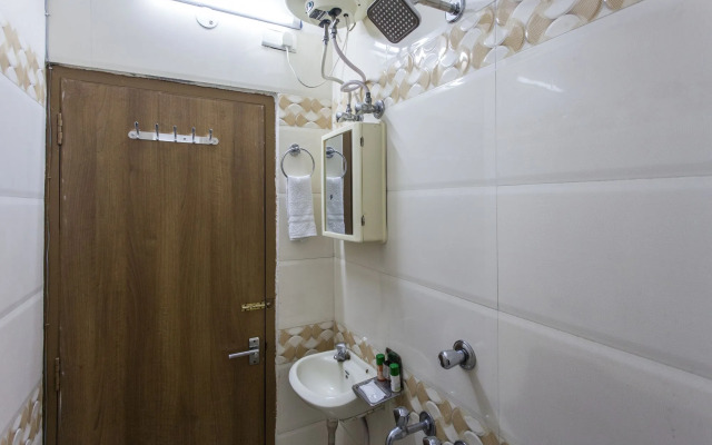 OYO 5533 Bafel Residency