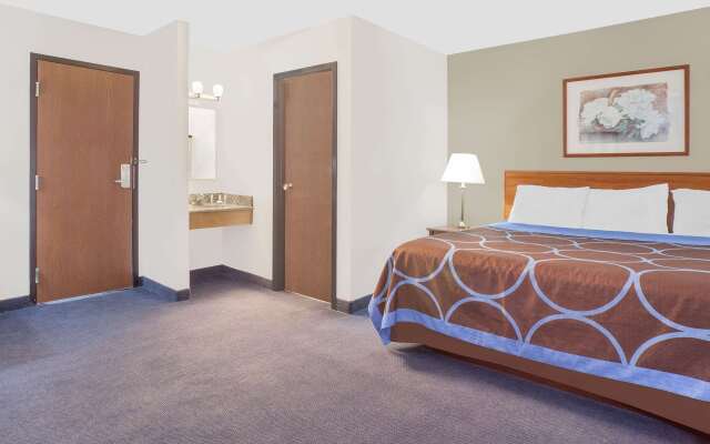 Super 8 by Wyndham Middletown