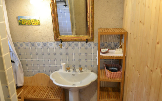 Cozy Holiday Home in Brion with Swimming Pool