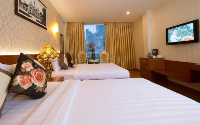 Golden Star Hotel - 60 Le Thanh Ton