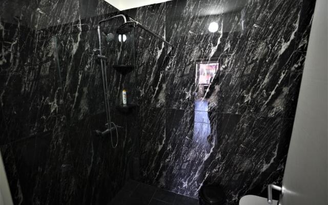 Stylish 1-bedroom in Tirana #2