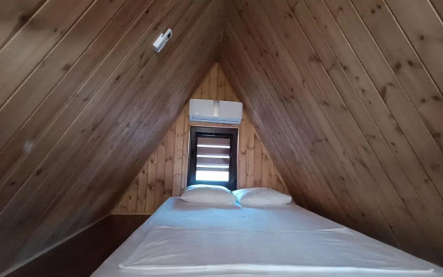 Cozy Aframe with Jacuzzi