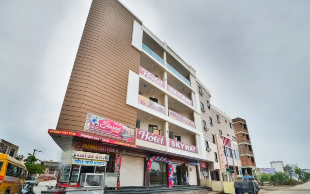 Hotel Skyway by OYO Rooms