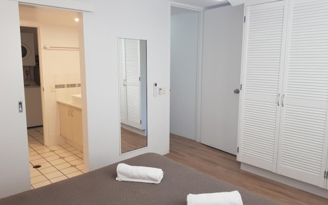 Casablanca Beachfront Holiday Apartments – Guest Rooms – Kings Beach