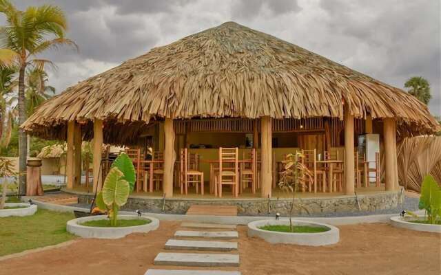 Royal Beach Arugambay