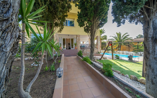 Villa Lux Gallery AC