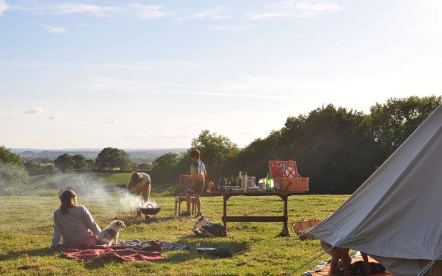Immaculate and Cosy Bell Tent in Shaftesbury, UK