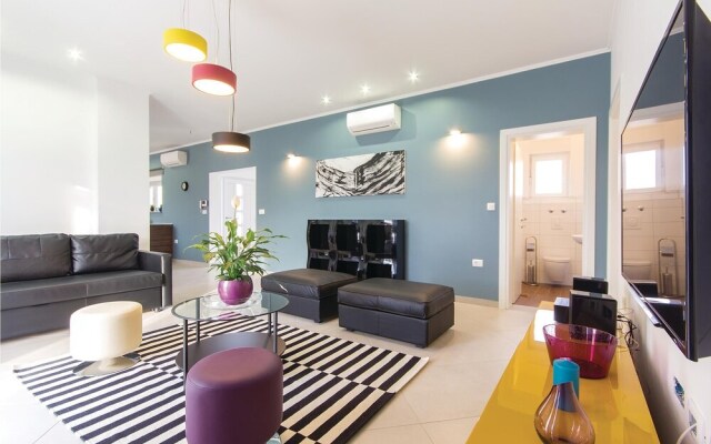 Amazing Home in Valbandon With Wifi and 4 Bedrooms