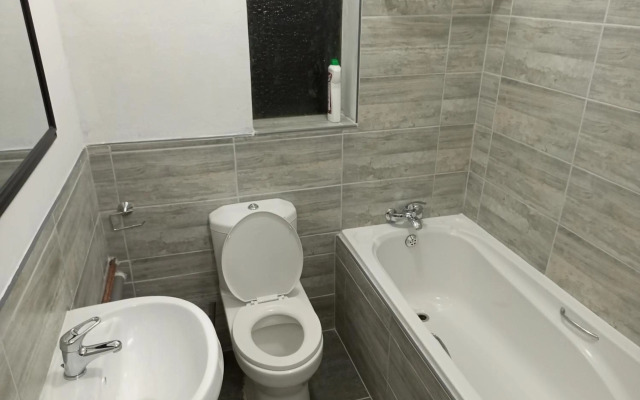 Gugu's Private and Cosy Guest Studio 4