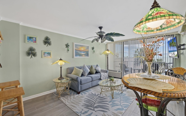 Paradise Palms 106