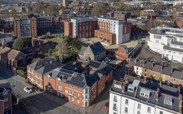 Exeter City Centre Apartments Stoop Apartment