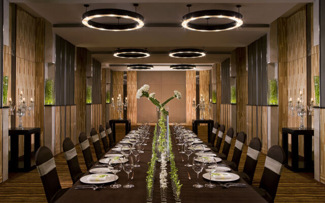 Courtyard by Marriott Gurugram Downtown