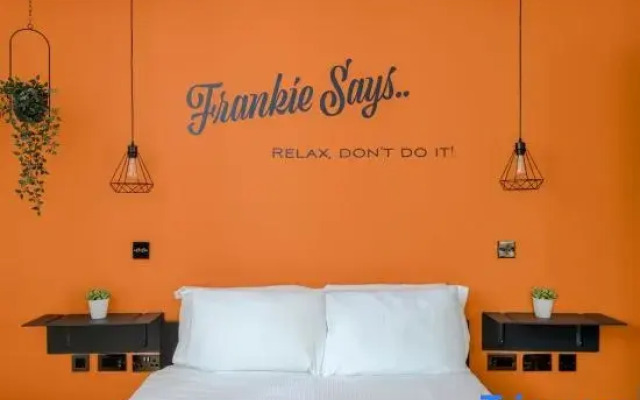 The Acre Abode I - Covent Garden - by Frankie