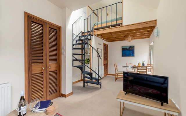 Altido Charming mews flat near the Dean Bridge