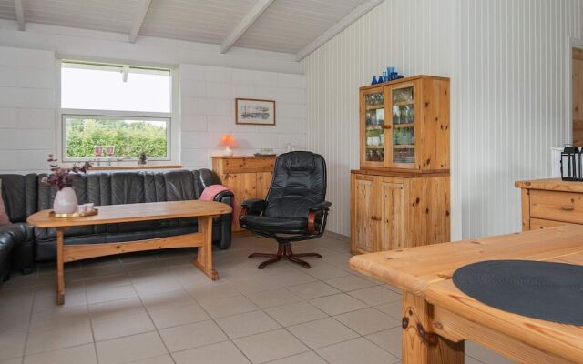 6 Person Holiday Home in Vemb