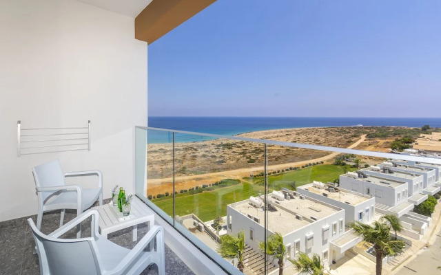 Leonardo Crystal Cove Hotel & Spa by the sea