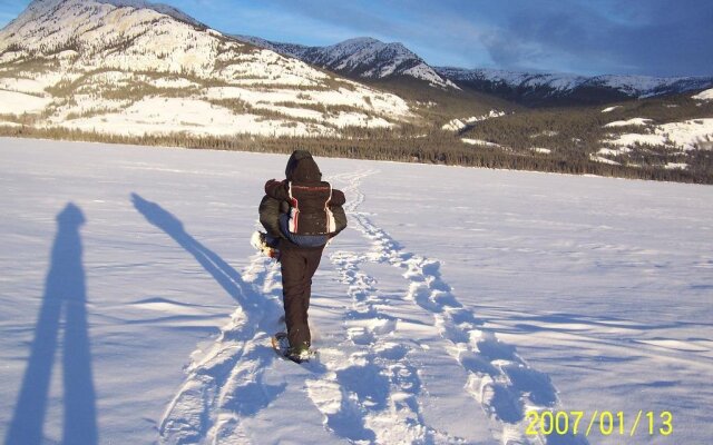 Little Atlin Lodge