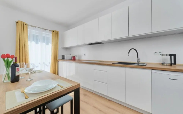 Modern Elegance Apartment by Renters